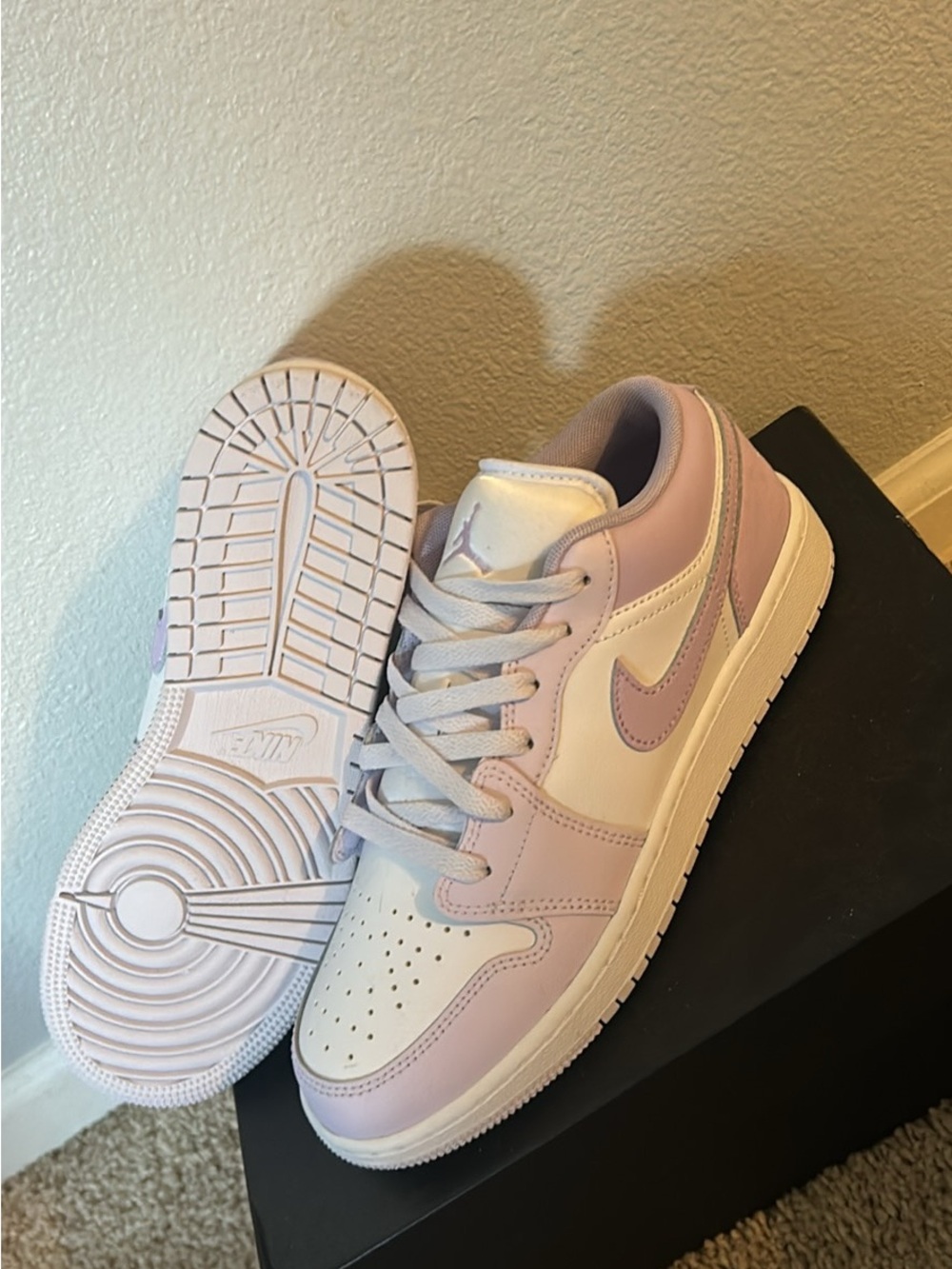 Nike Air Jordan 1 Low Lilac & White “Barely Grape” 6Y/7.5W